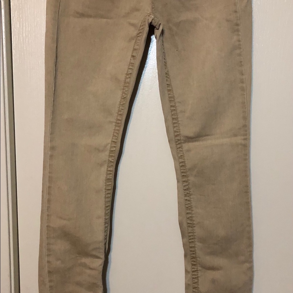 Selling Mudd Size 5 Beige Color Pants